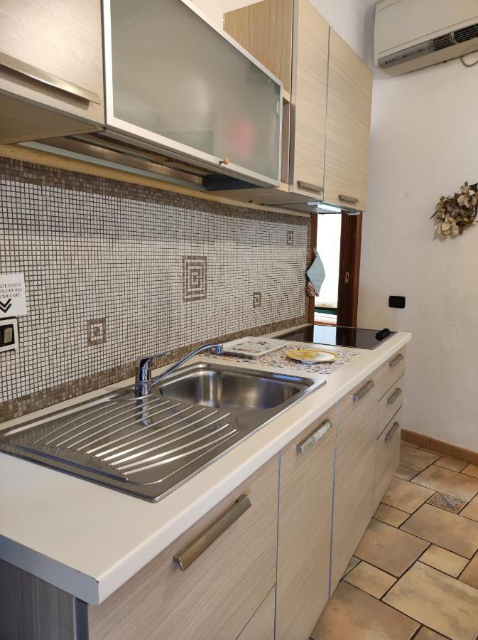 Bilocale Nella Vecchia Citta' Di Mentone Apartment Exterior photo