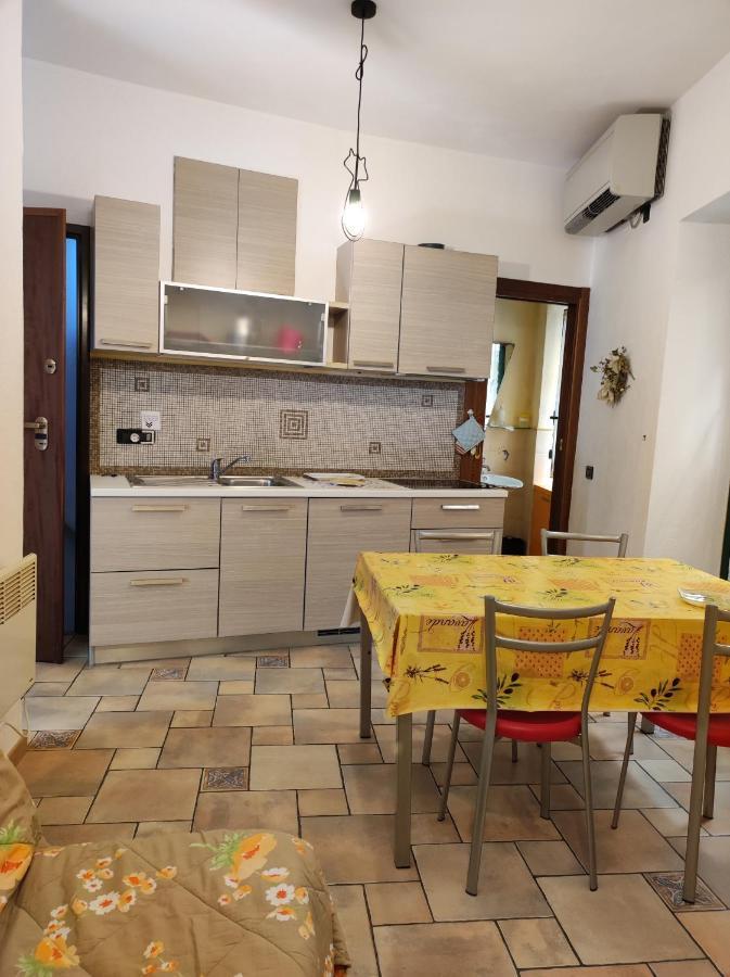 Bilocale Nella Vecchia Citta' Di Mentone Apartment Exterior photo